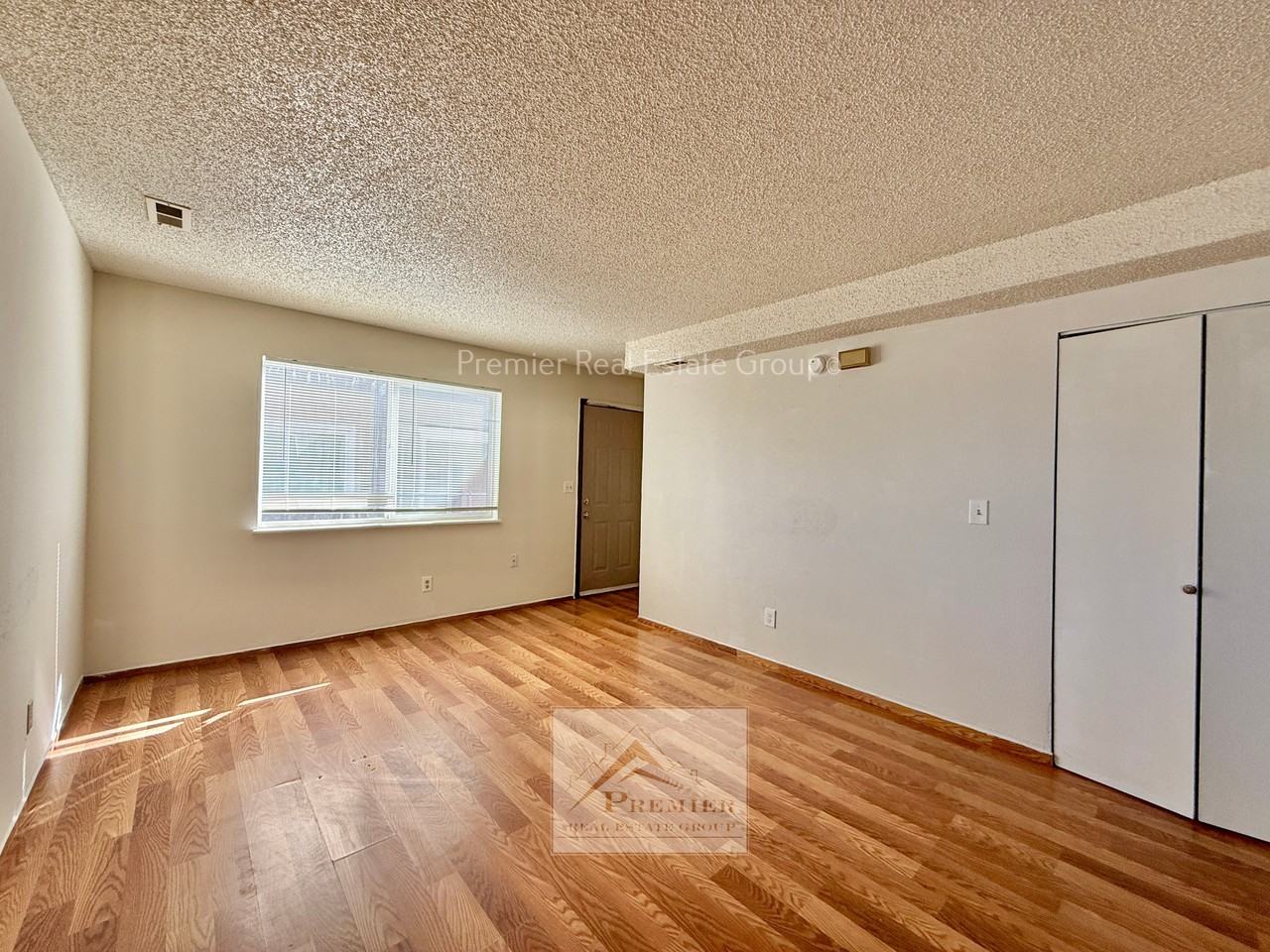 6657 Provincial Dr - Photo 4 of 17