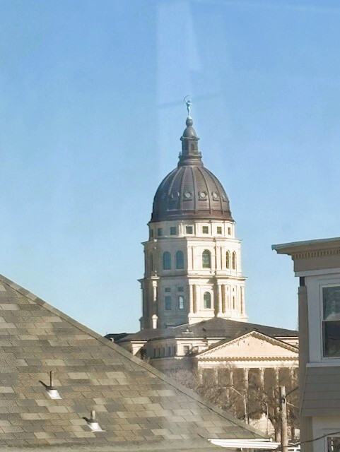 1252 SW Topeka Blvd - Photo 5 of 44