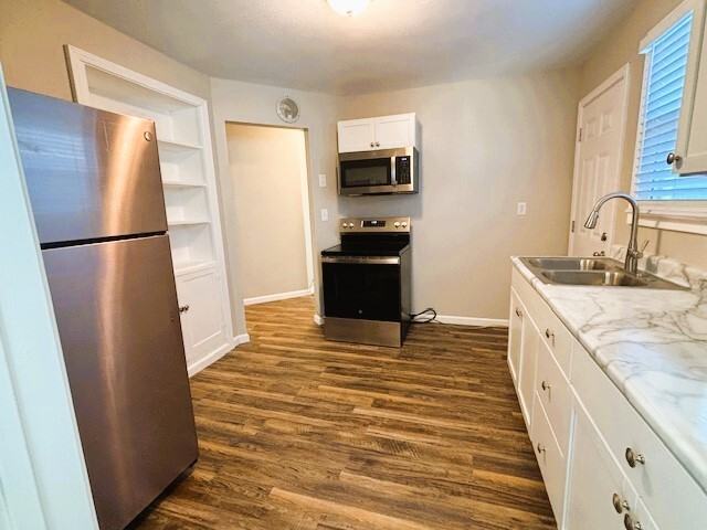 1252 SW Topeka Blvd - Photo 7 of 31