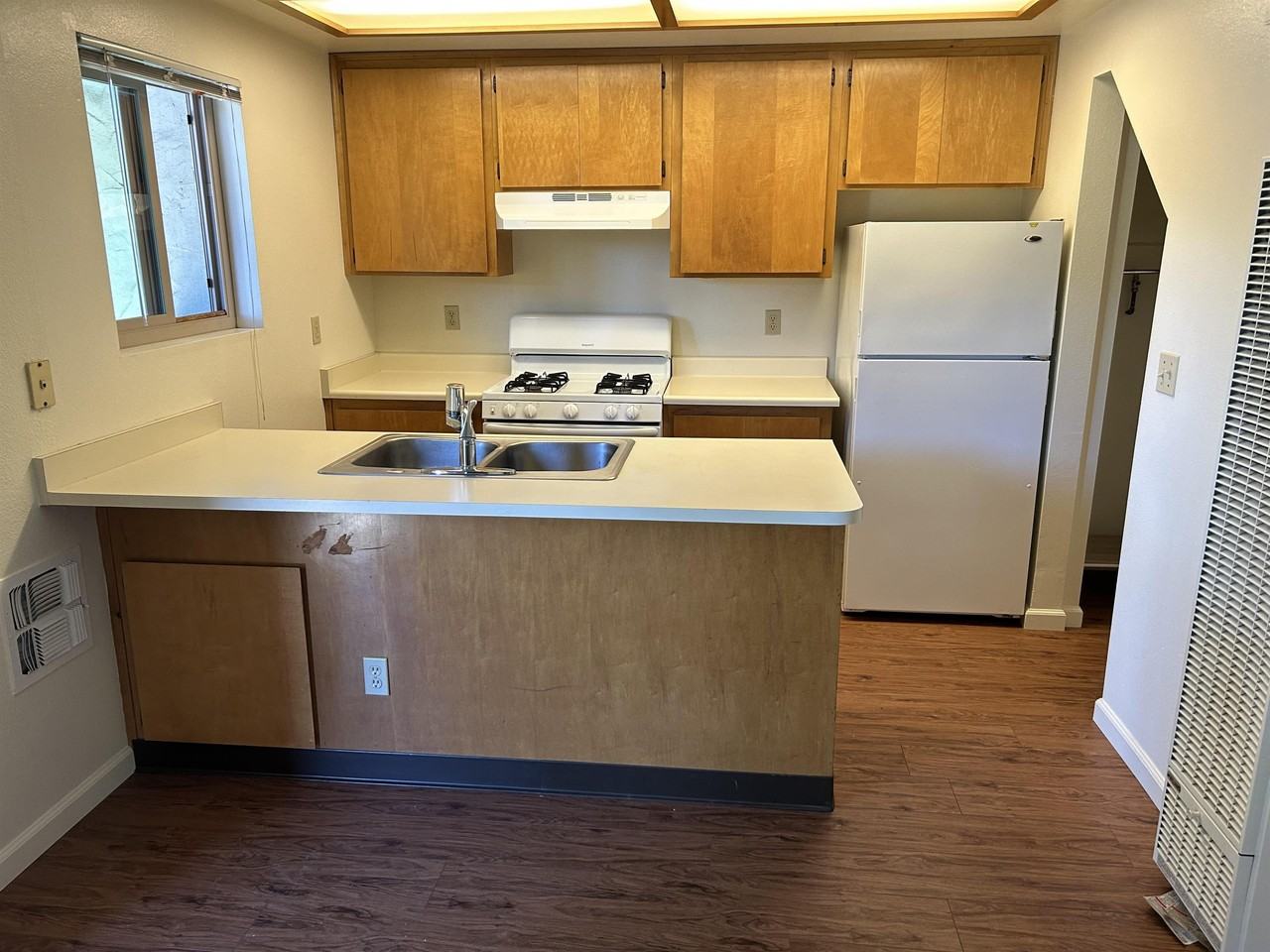 Hillrise 480 - Photo 3 of 35