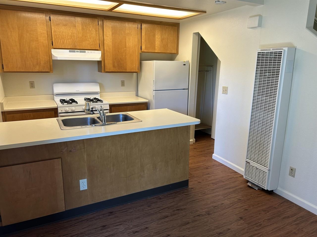 Hillrise 480 - Photo 4 of 35