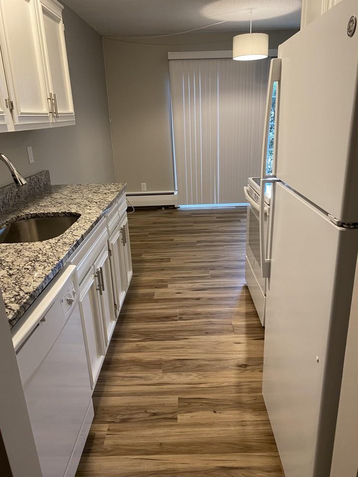 814 Old Settlers Trail, Apt. 4 - Photo 2 of 10