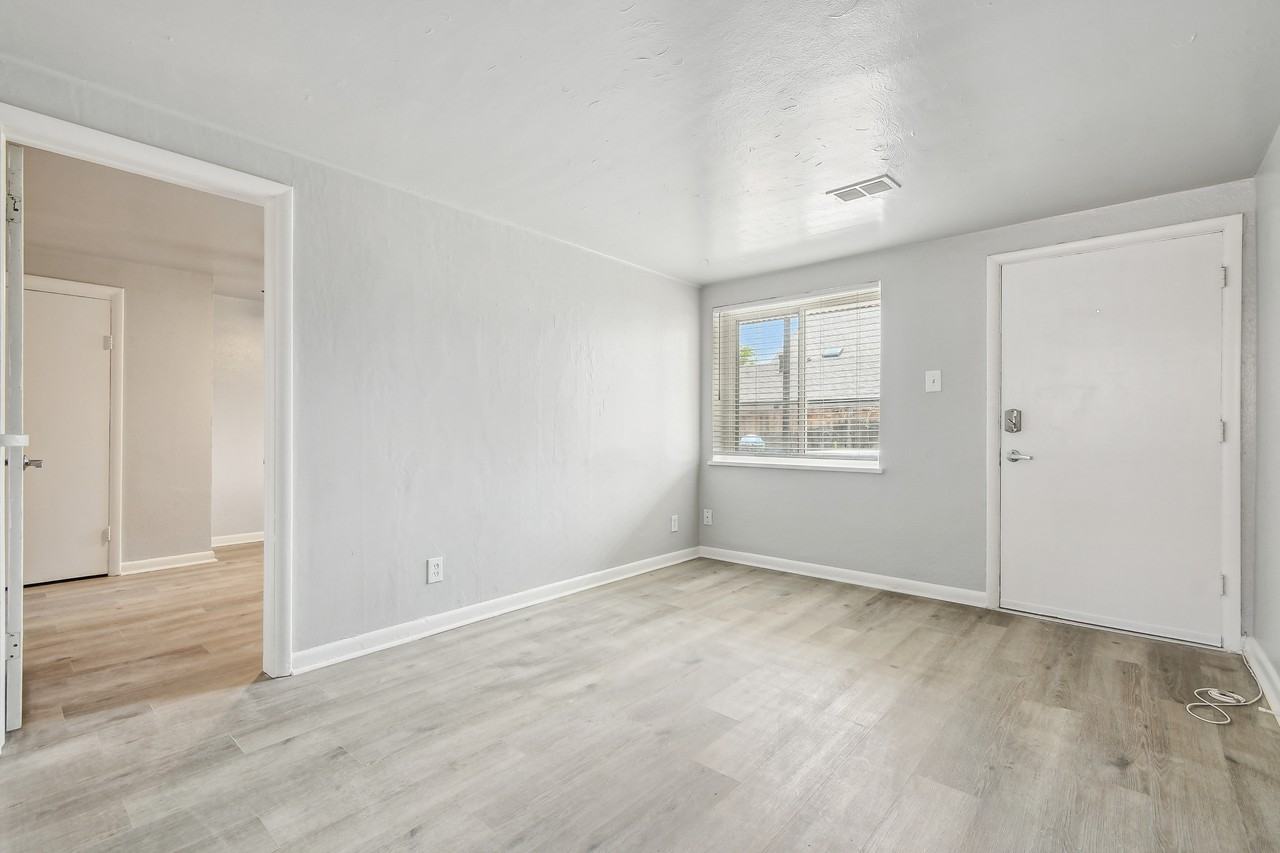 3435 Zuni ST - Photo 3 of 10