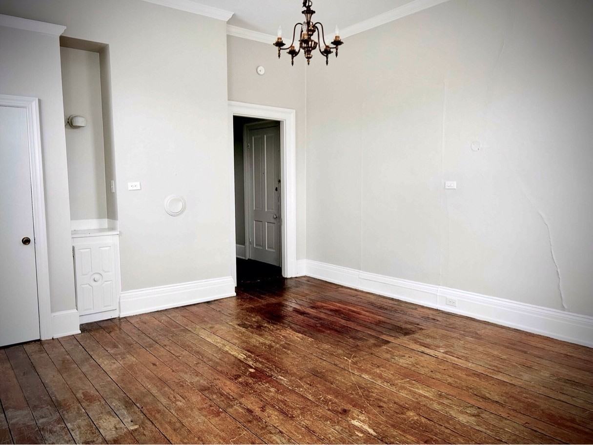 321 North Loudoun Street - Photo 2 of 5