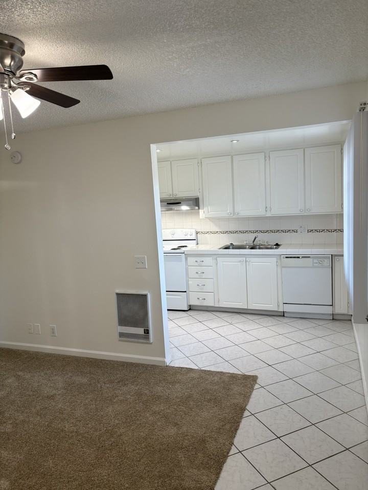 Sus Casitas Apartments - Photo 6 of 11