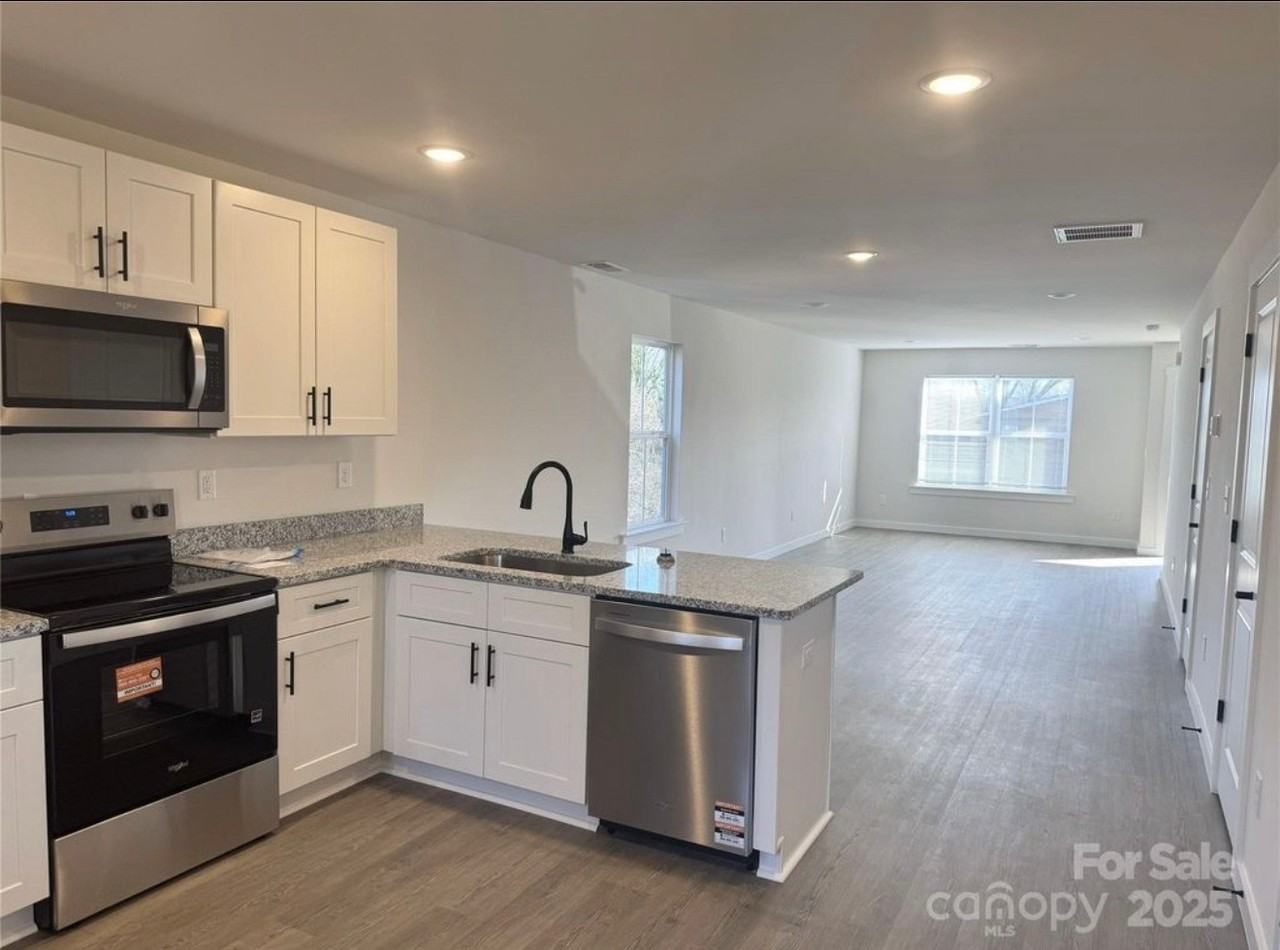 117 3rd Avenue Southeast - Photo 3 of 20