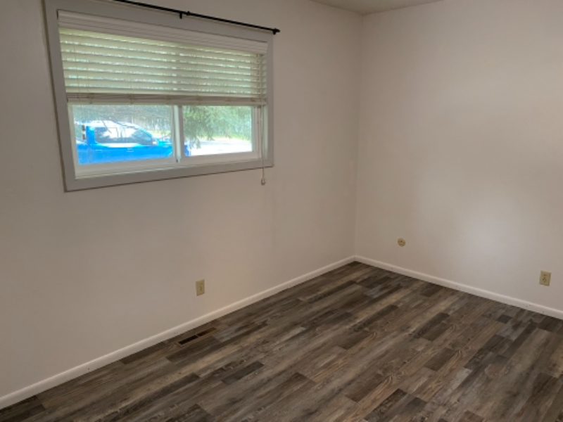 1505 Elaine Street - Photo 7 of 13