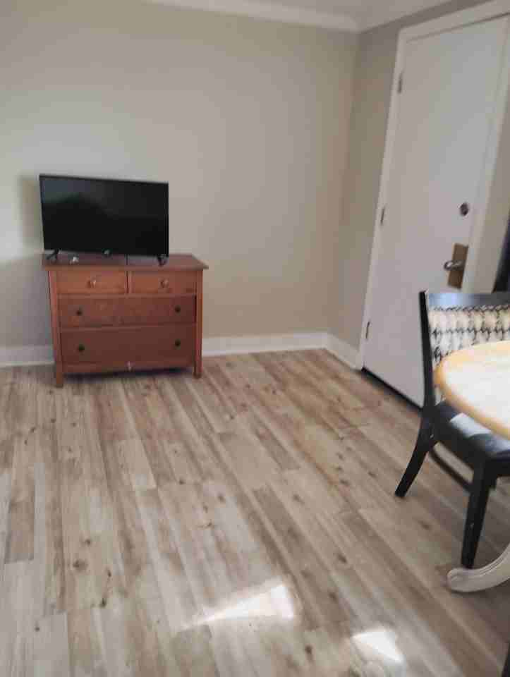 196 Searsport Avenue - Photo 3 of 8