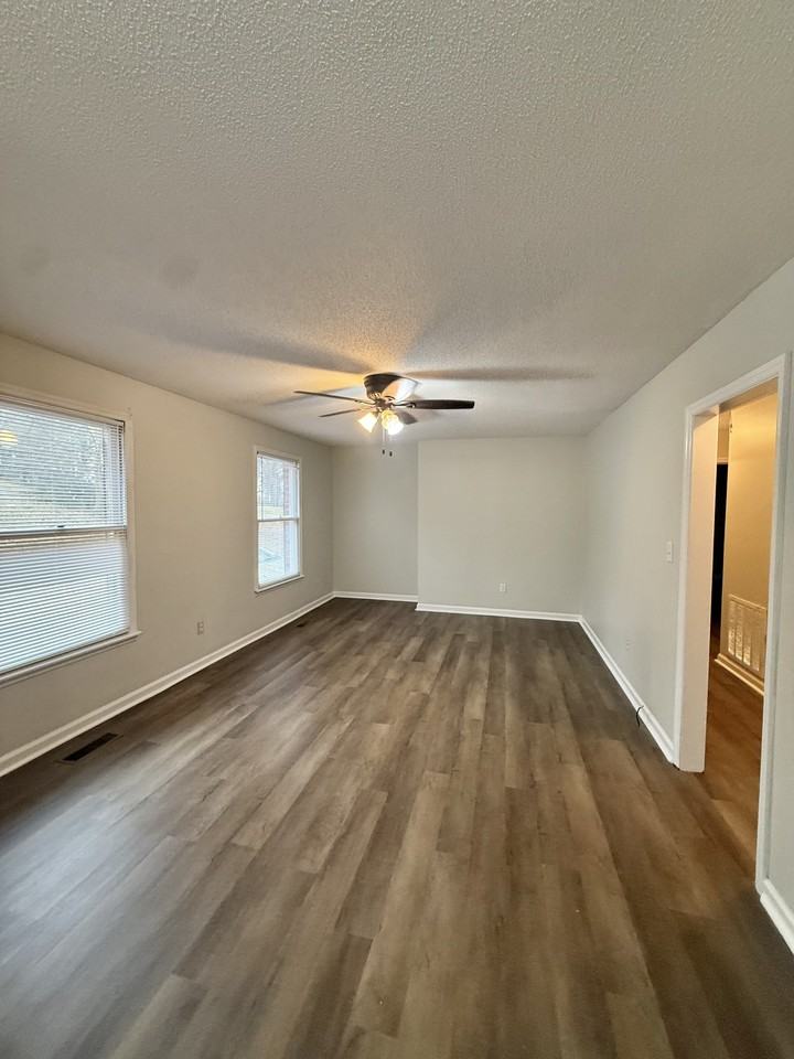 2206 Country Club Lane #B - Photo 2 of 4