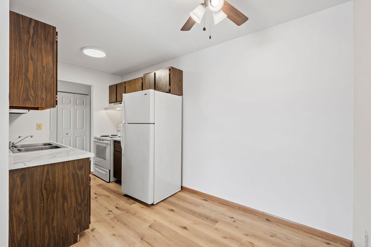 Solace on Lake Minnetonka - Photo 4 of 26