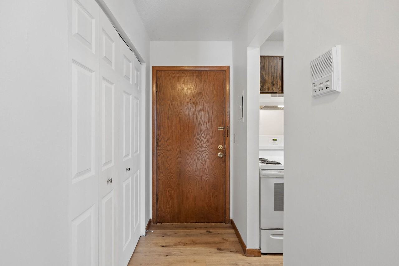 Solace on Lake Minnetonka - Photo 6 of 26