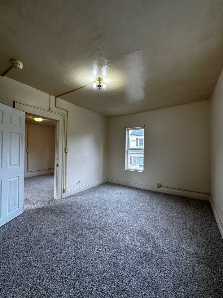 628 Brandon Street - Photo 7 of 16