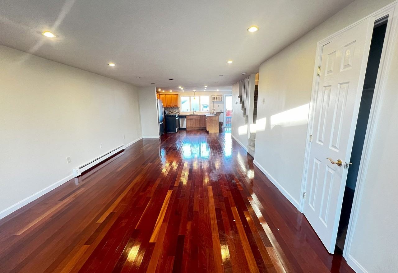 86 Atwood St - Photo 2 of 8