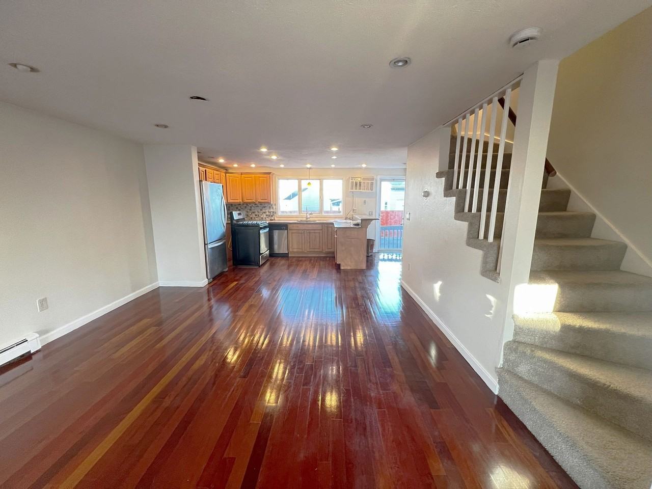 86 Atwood St - Photo 3 of 8