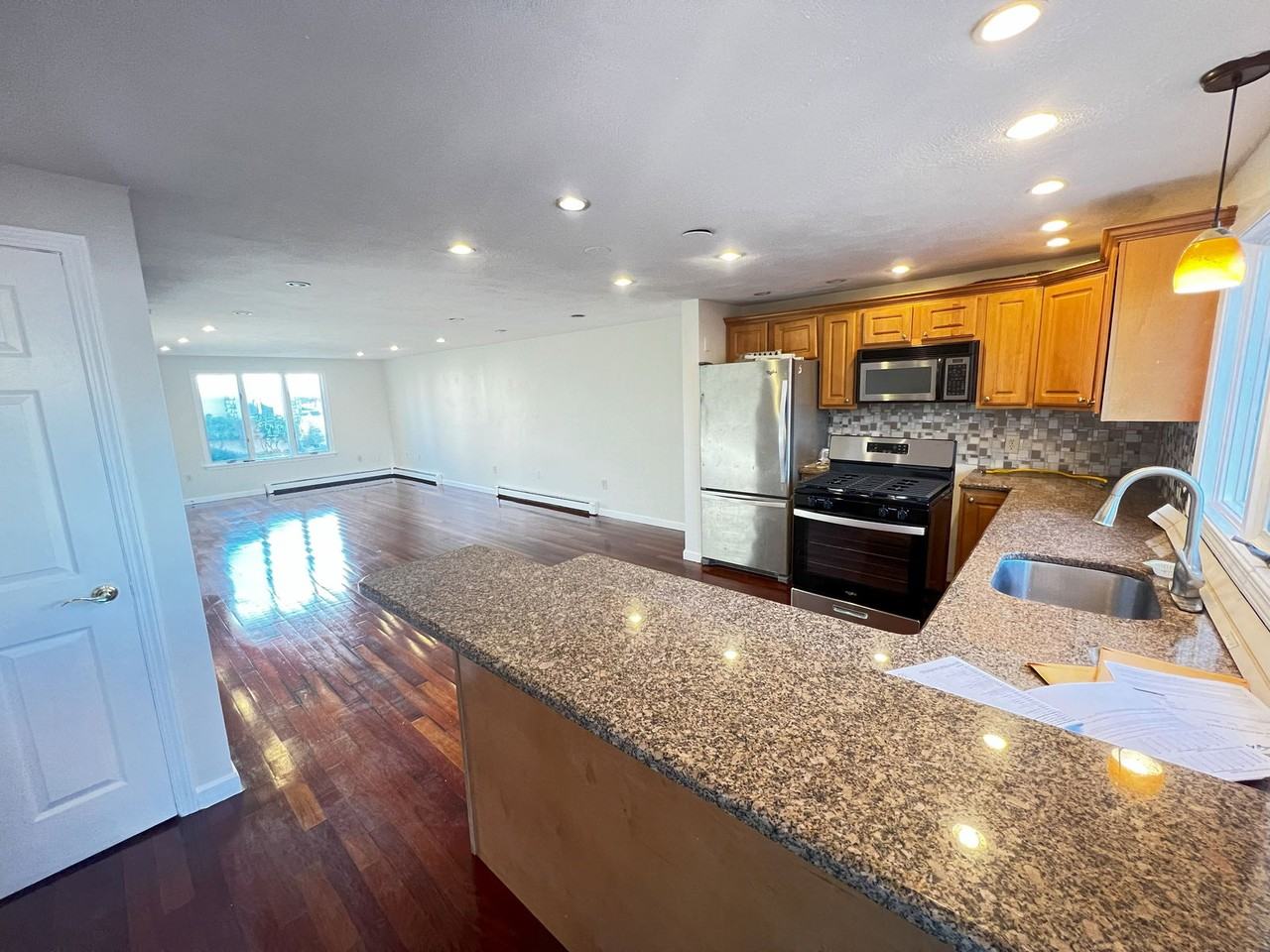 86 Atwood St - Photo 5 of 8