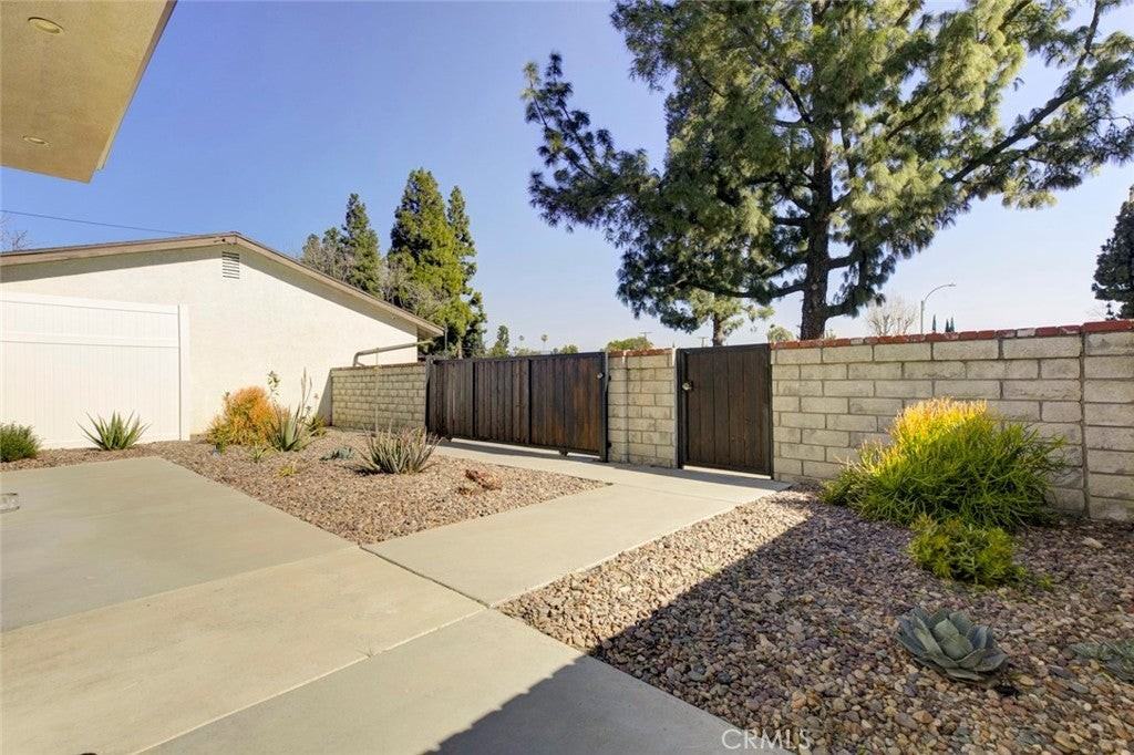 10499 Yolanda Ave - Photo 5 of 37