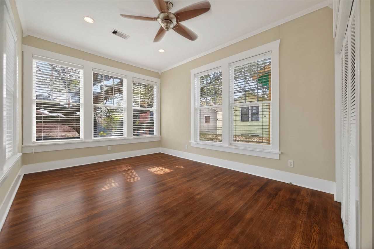 4322 Avenue T - Photo 3 of 24