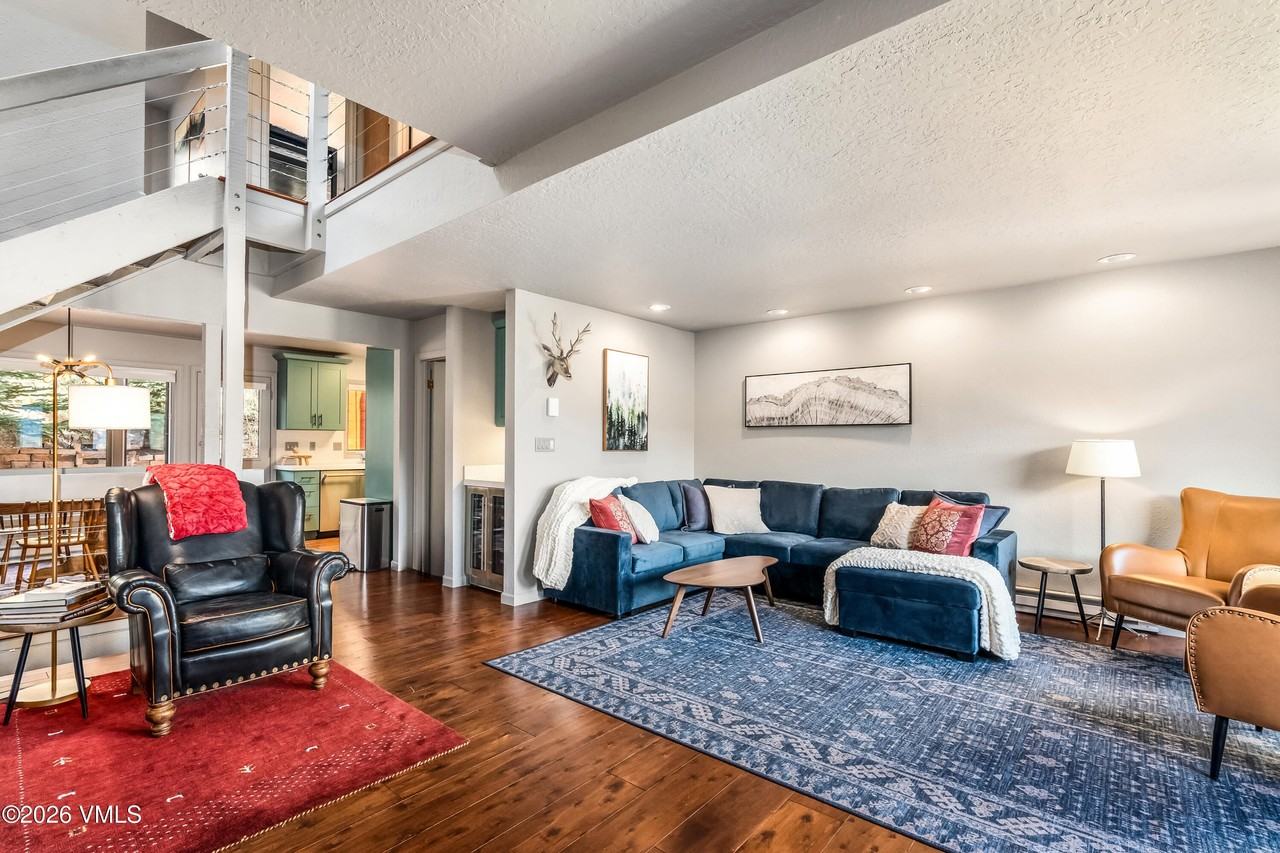 1370 Sandstone Dr - Photo 2 of 22