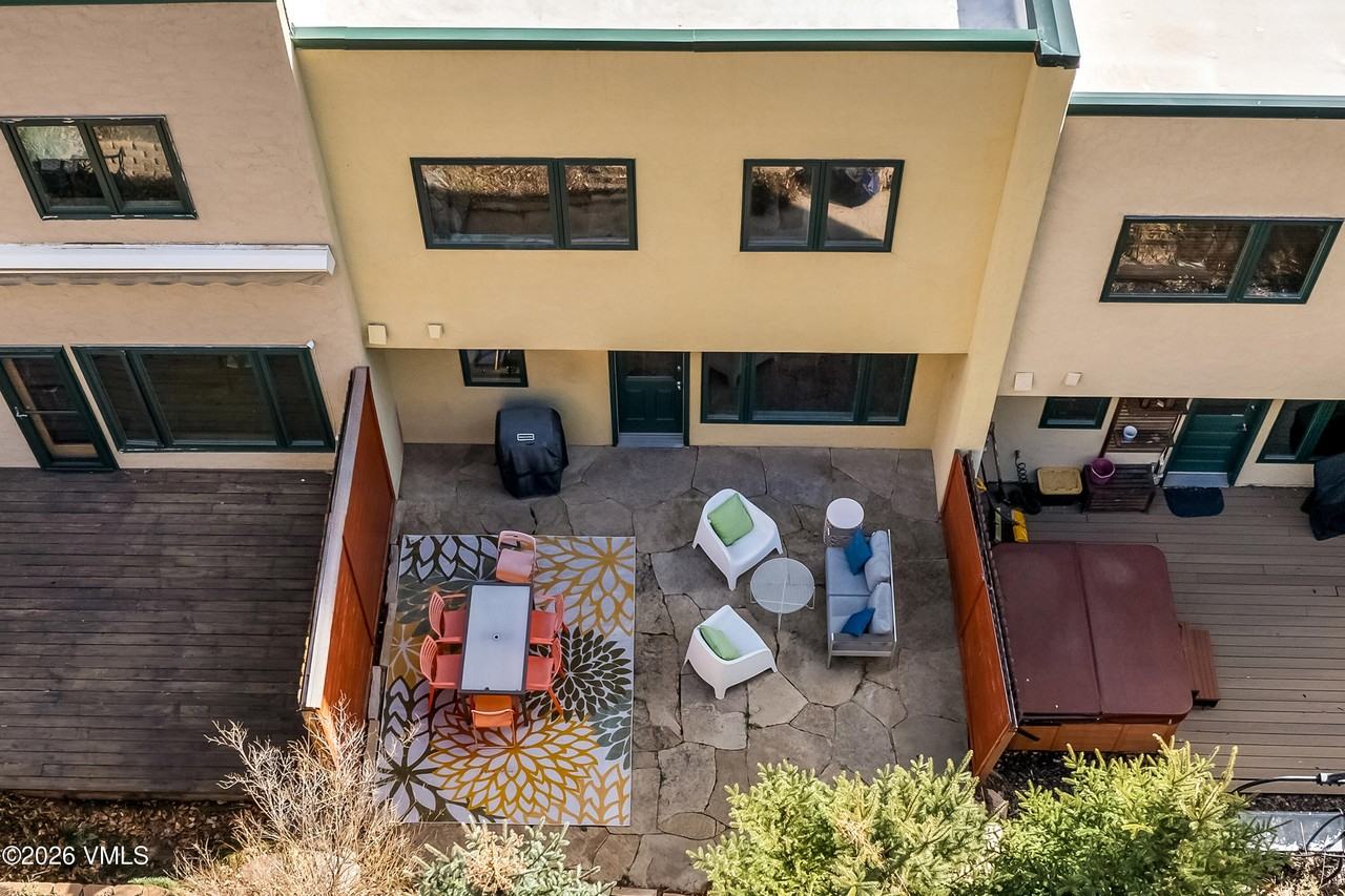 1370 Sandstone Dr - Photo 5 of 22