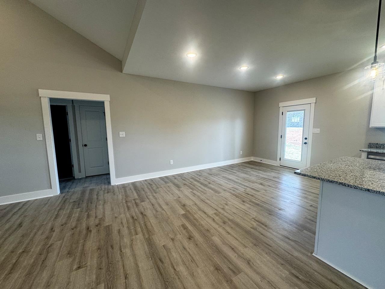 1411 Sagecrest Ct - Photo 3 of 15