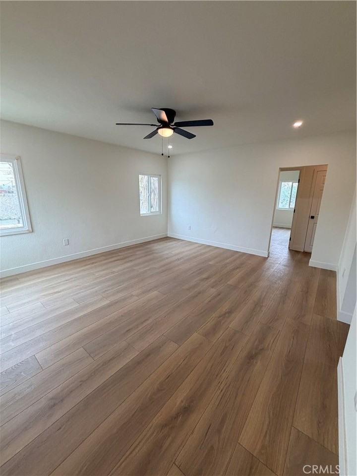 414 W C St - Photo 6 of 10