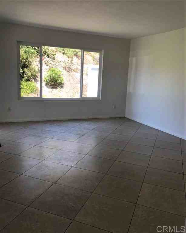 1640 Maple Dr ##30 - Photo 3 of 11