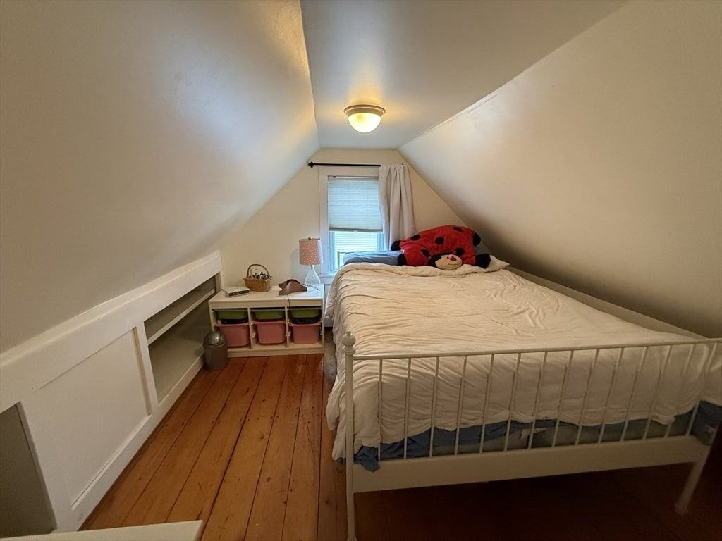 1 Carlton St - Photo 7 of 12