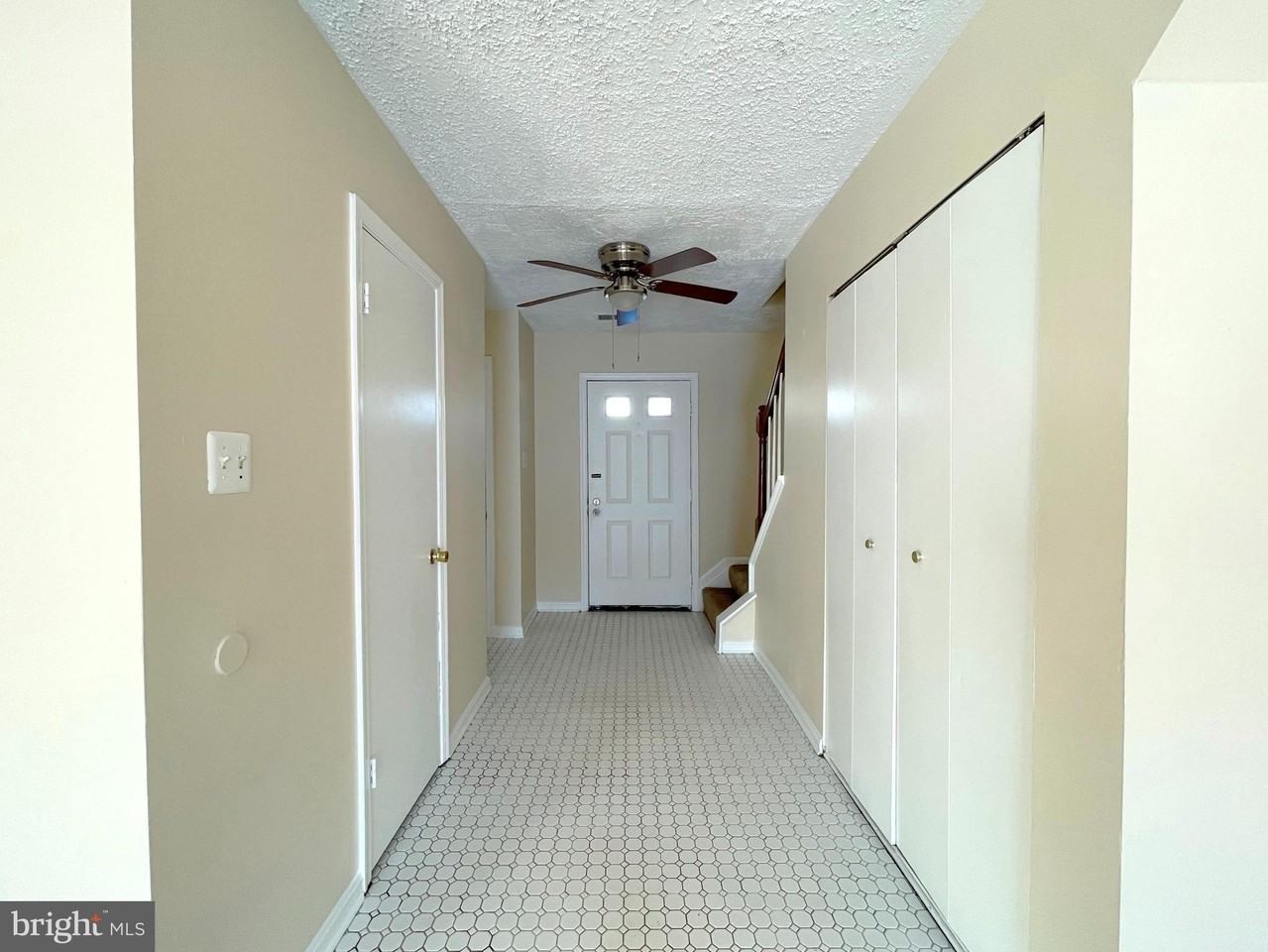 908 Sycamore Ln - Photo 2 of 21