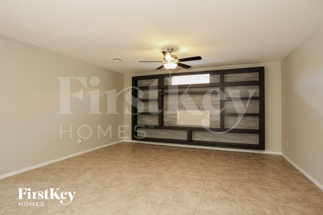 12183 N New Dawn Ave - Photo 2 of 15