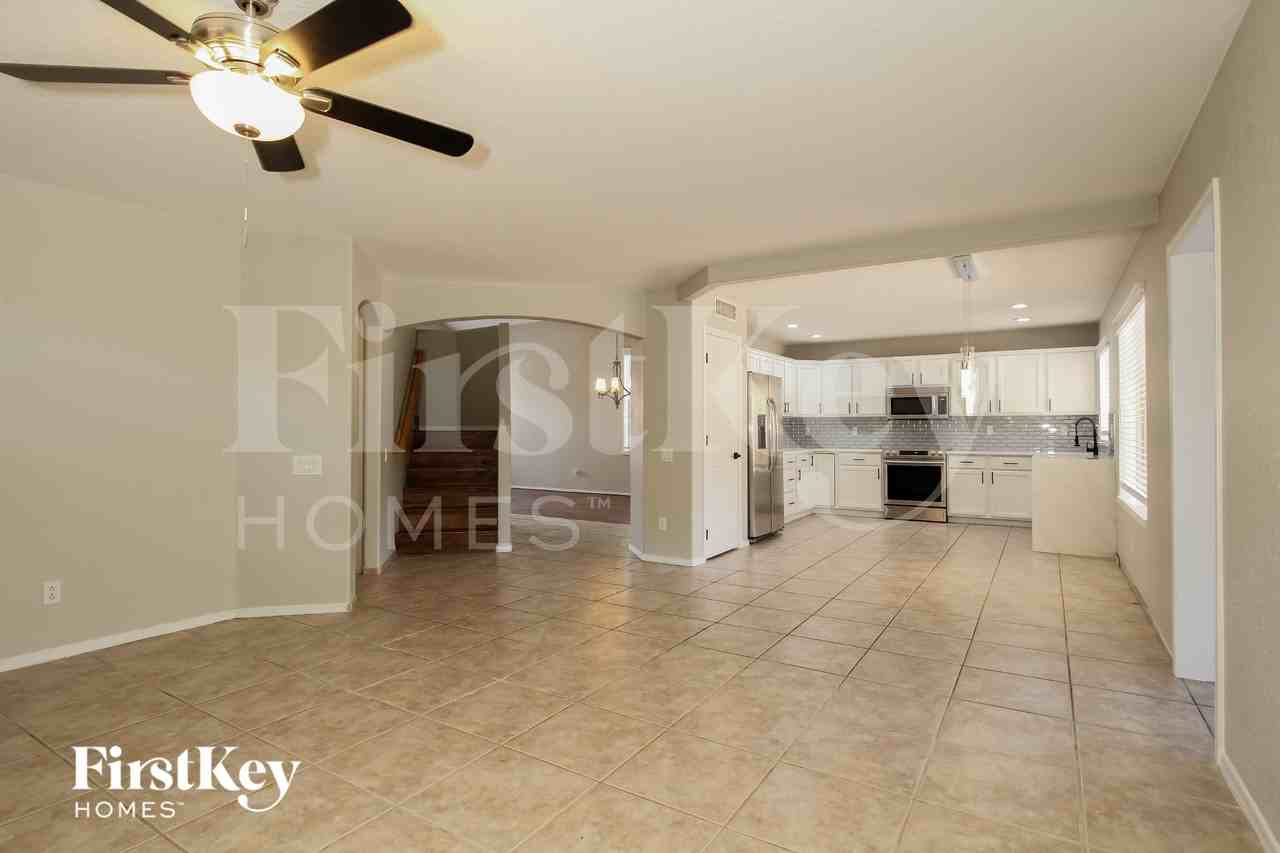 12183 N New Dawn Ave - Photo 3 of 15