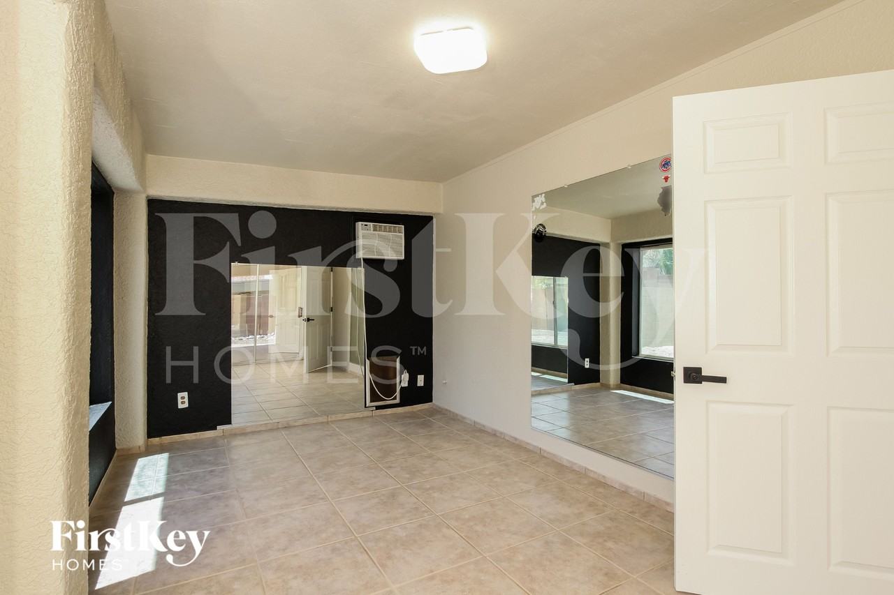 12183 N New Dawn Ave - Photo 6 of 15