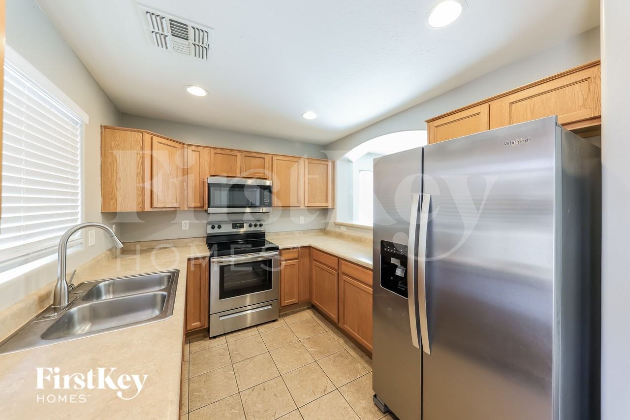 14088 W Larkspur Dr - Photo 5 of 16