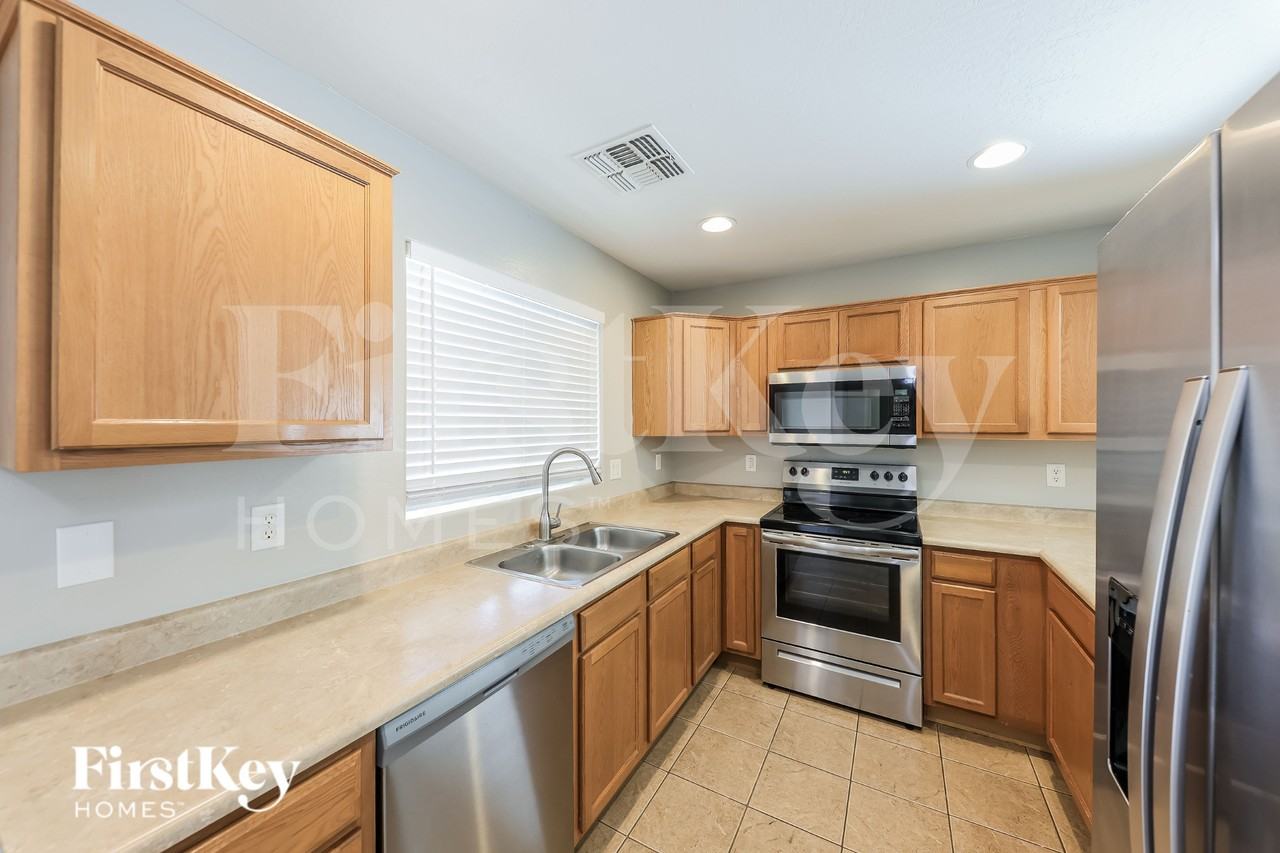 14088 W Larkspur Dr - Photo 6 of 16