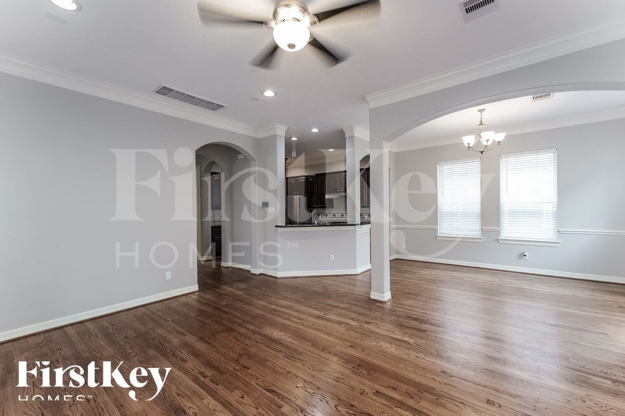 3215 Holly Thicket Dr - Photo 7 of 15