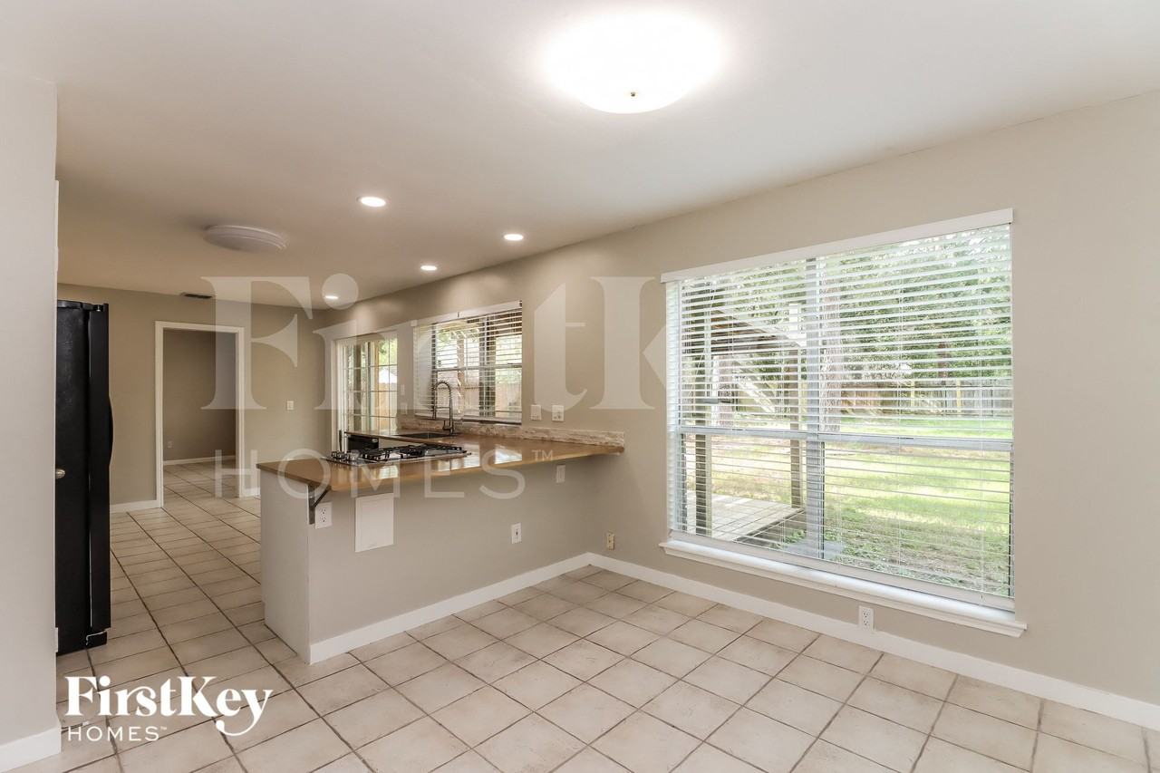 7935 Shangrila Ln - Photo 5 of 15