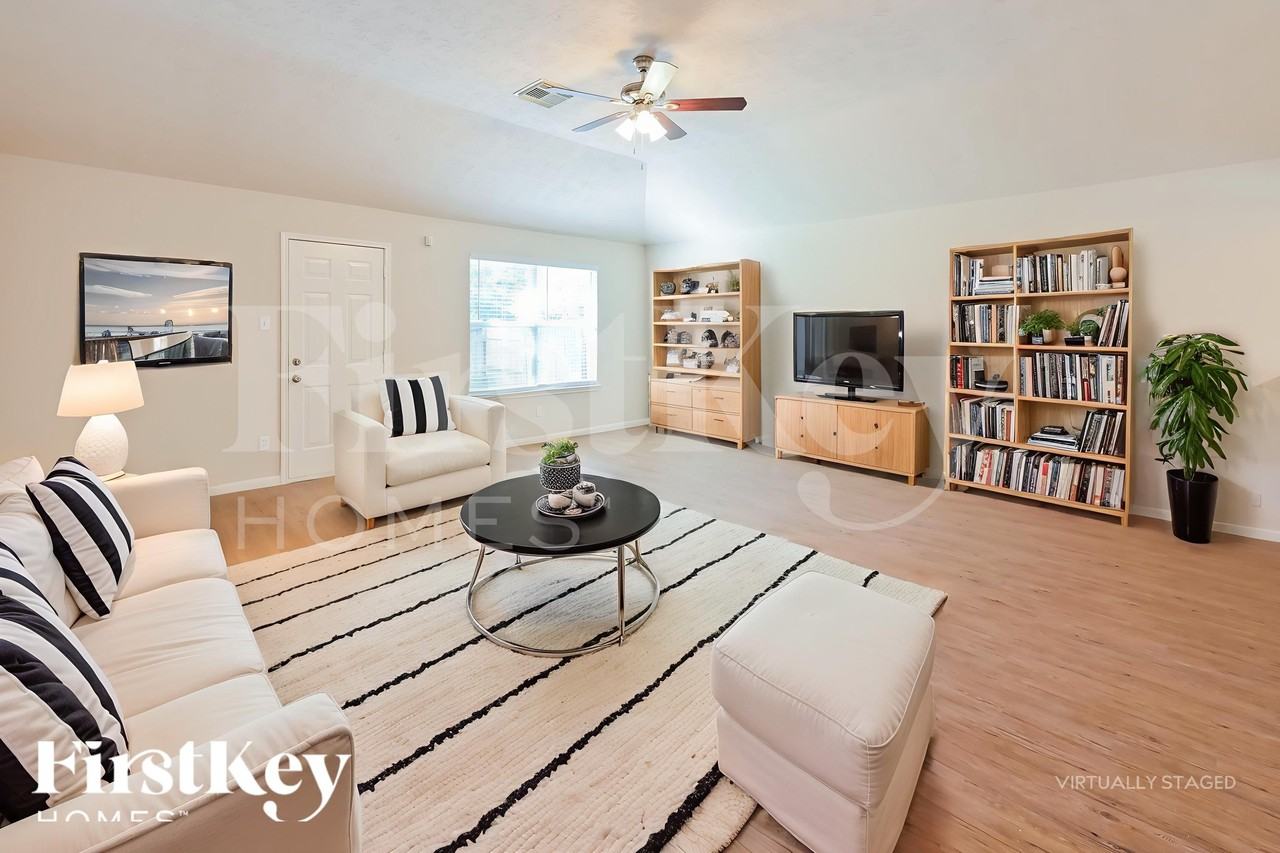 2506 Fox Water Dr - Photo 4 of 18