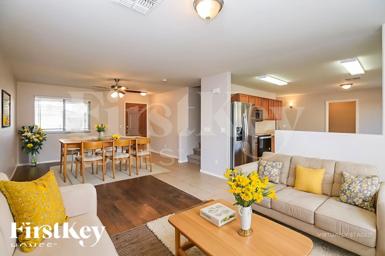 1858 E Omega Dr - Photo 3 of 18