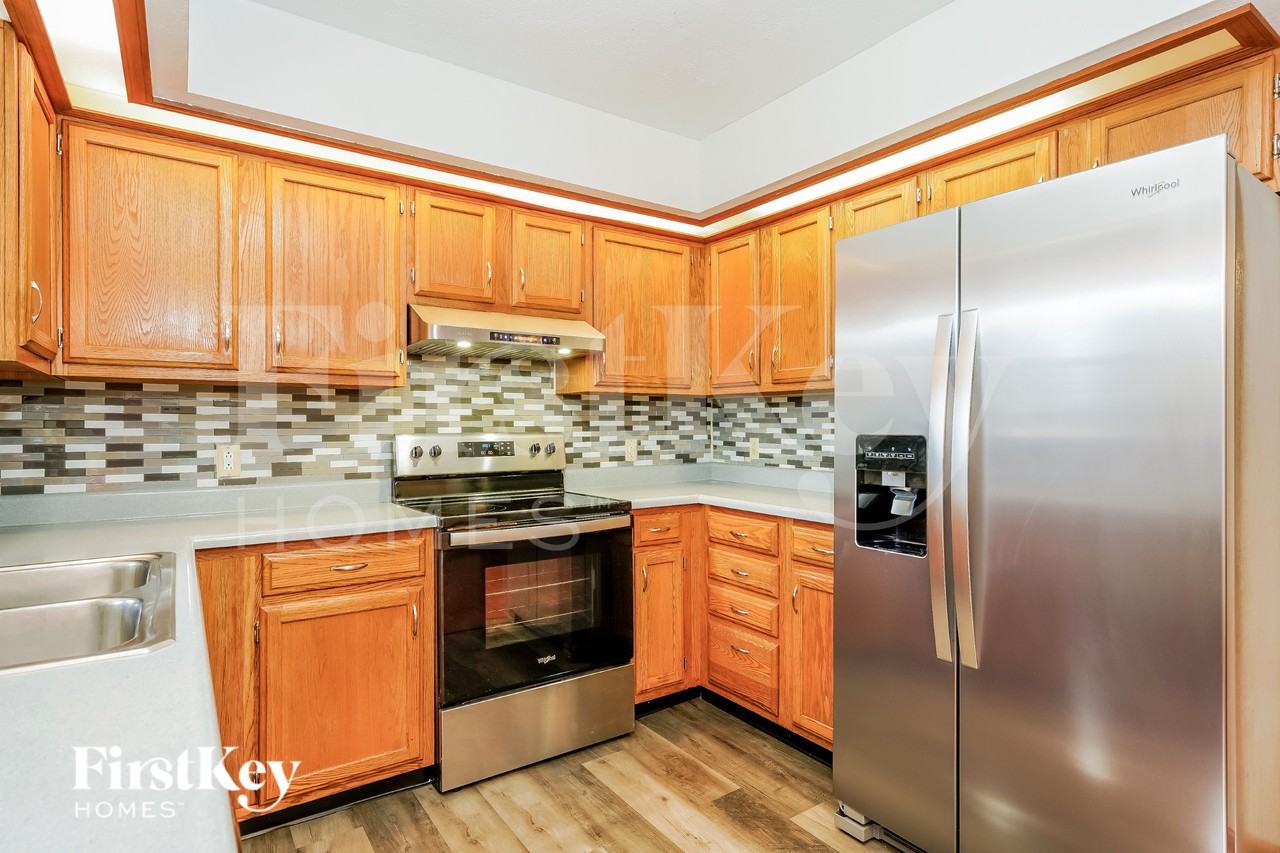 873 E Cragmont Dr - Photo 6 of 15