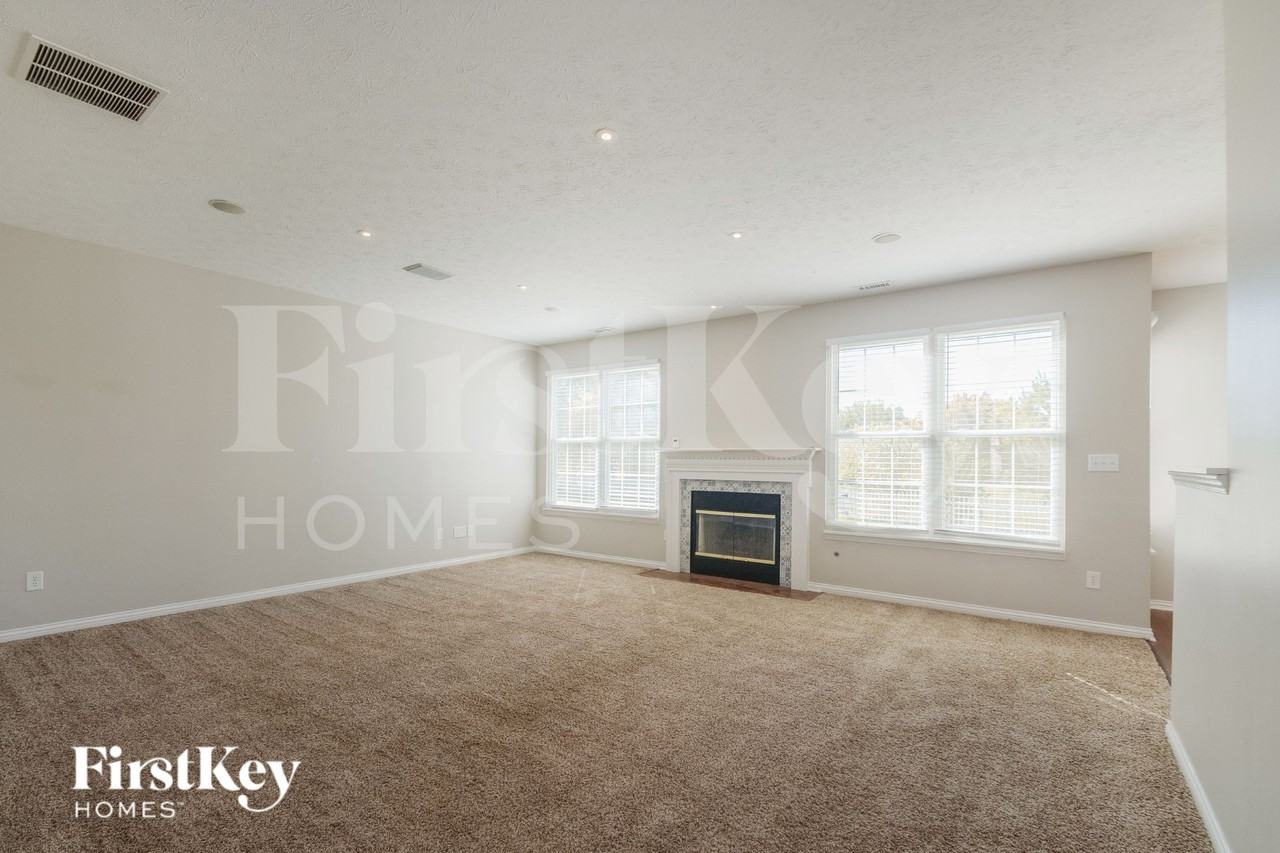 10871 Monarch Springs Ct - Photo 2 of 15