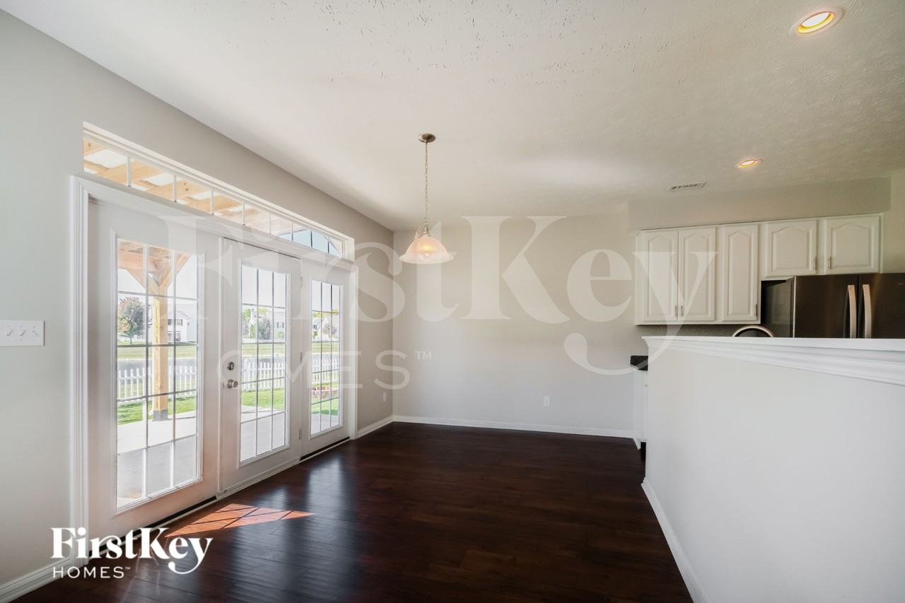 10871 Monarch Springs Ct - Photo 5 of 15