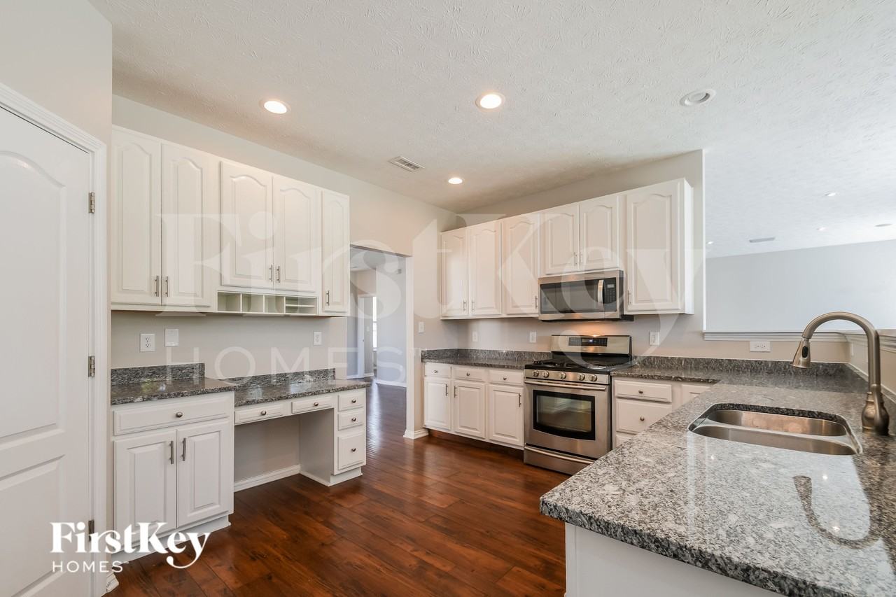 10871 Monarch Springs Ct - Photo 6 of 15