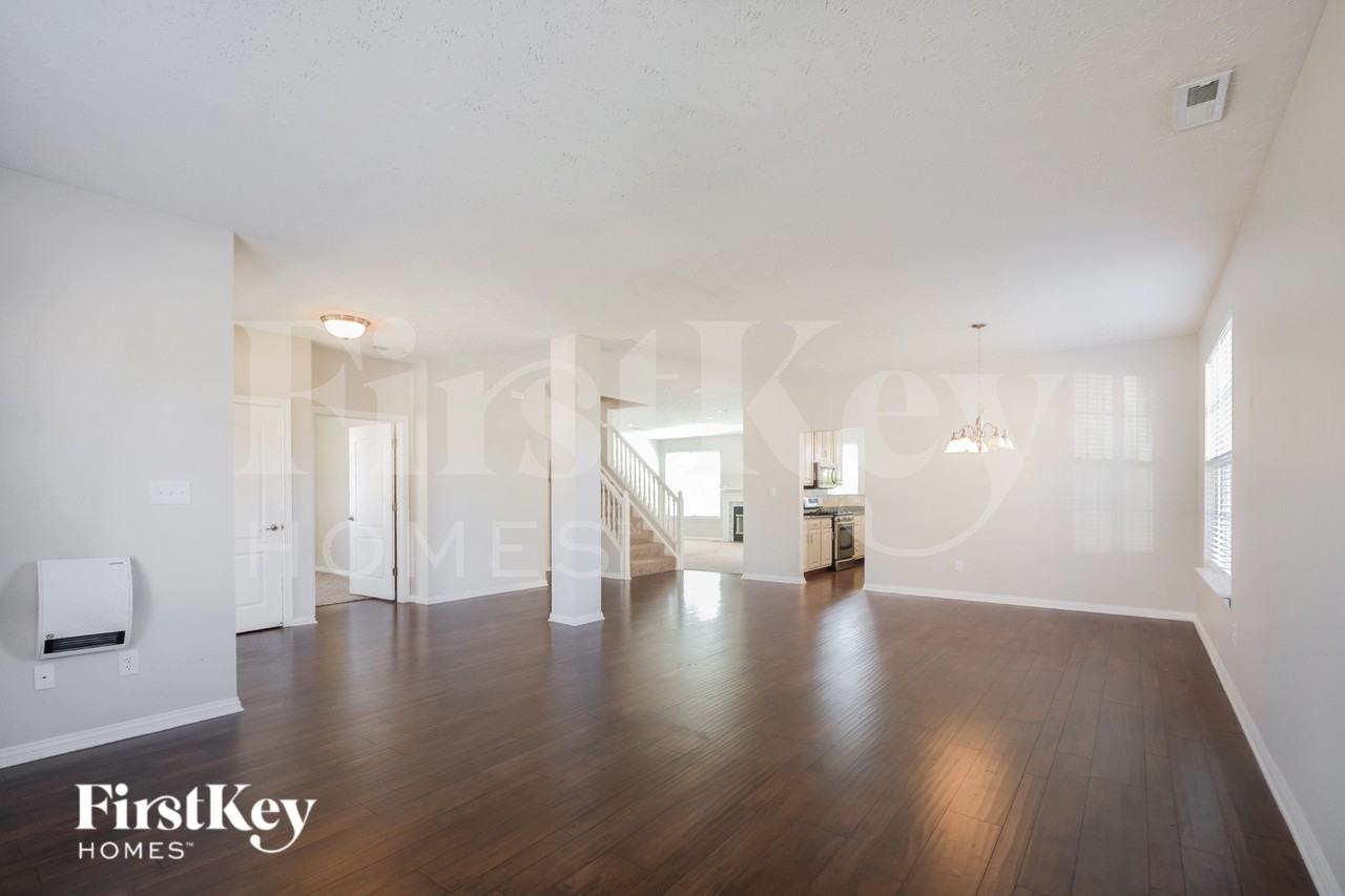 10871 Monarch Springs Ct - Photo 7 of 15