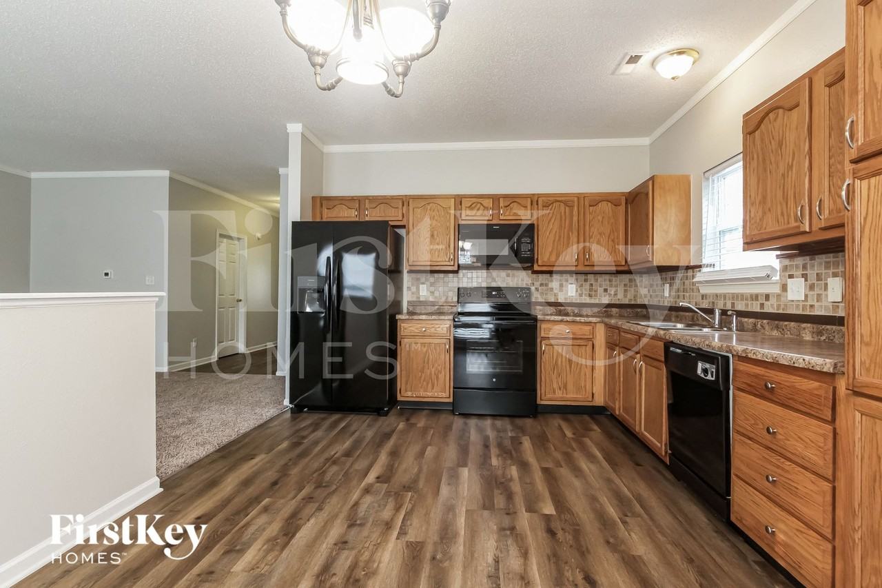 5746 Dollar Forge Dr - Photo 5 of 15