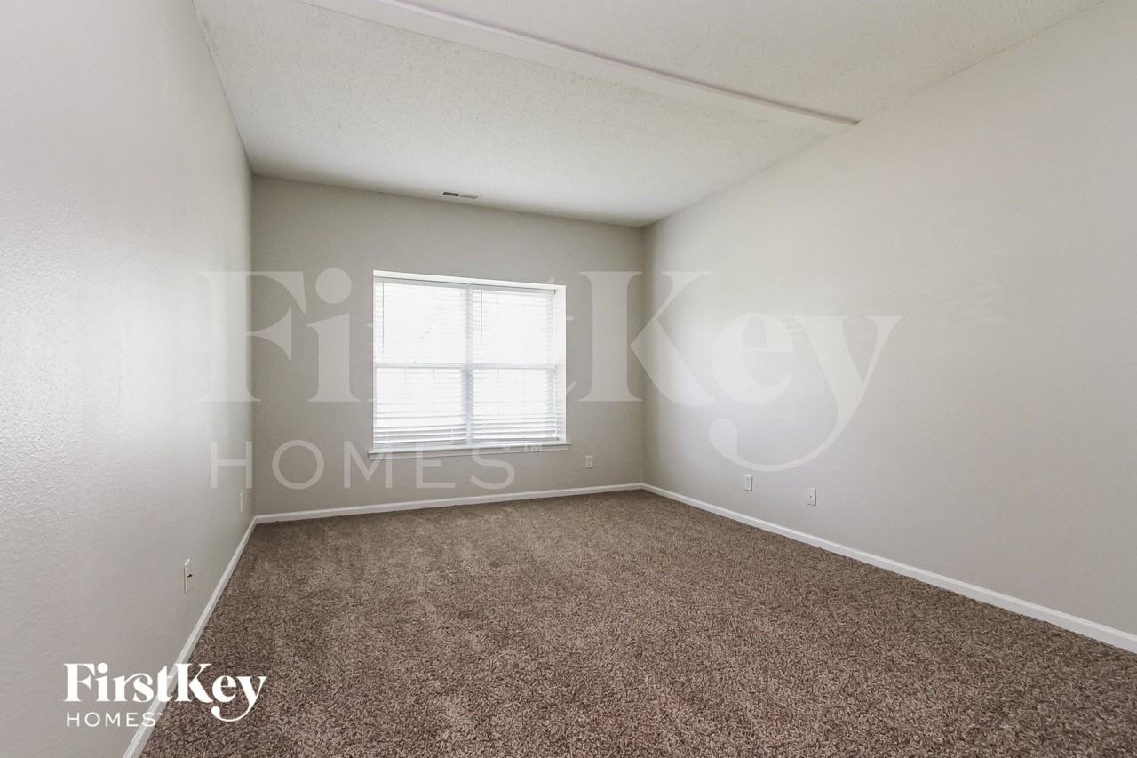 5746 Dollar Forge Dr - Photo 6 of 15