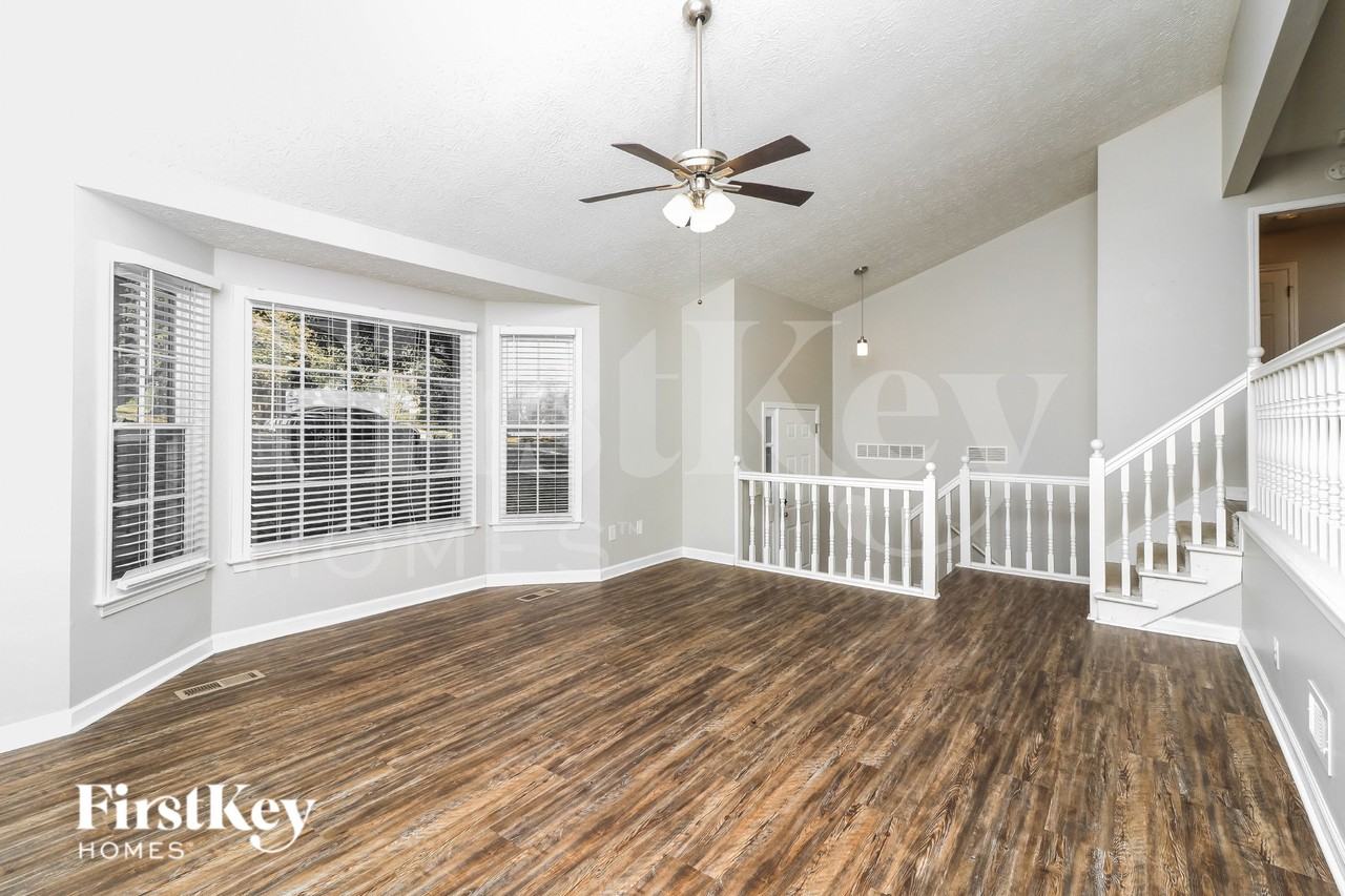 256 Applejack Dr - Photo 3 of 16