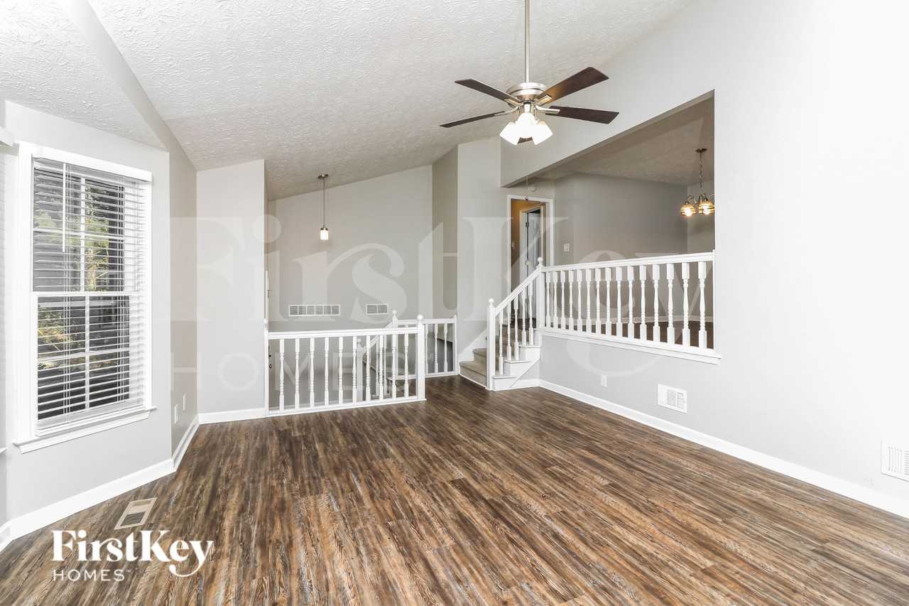 256 Applejack Dr - Photo 4 of 16