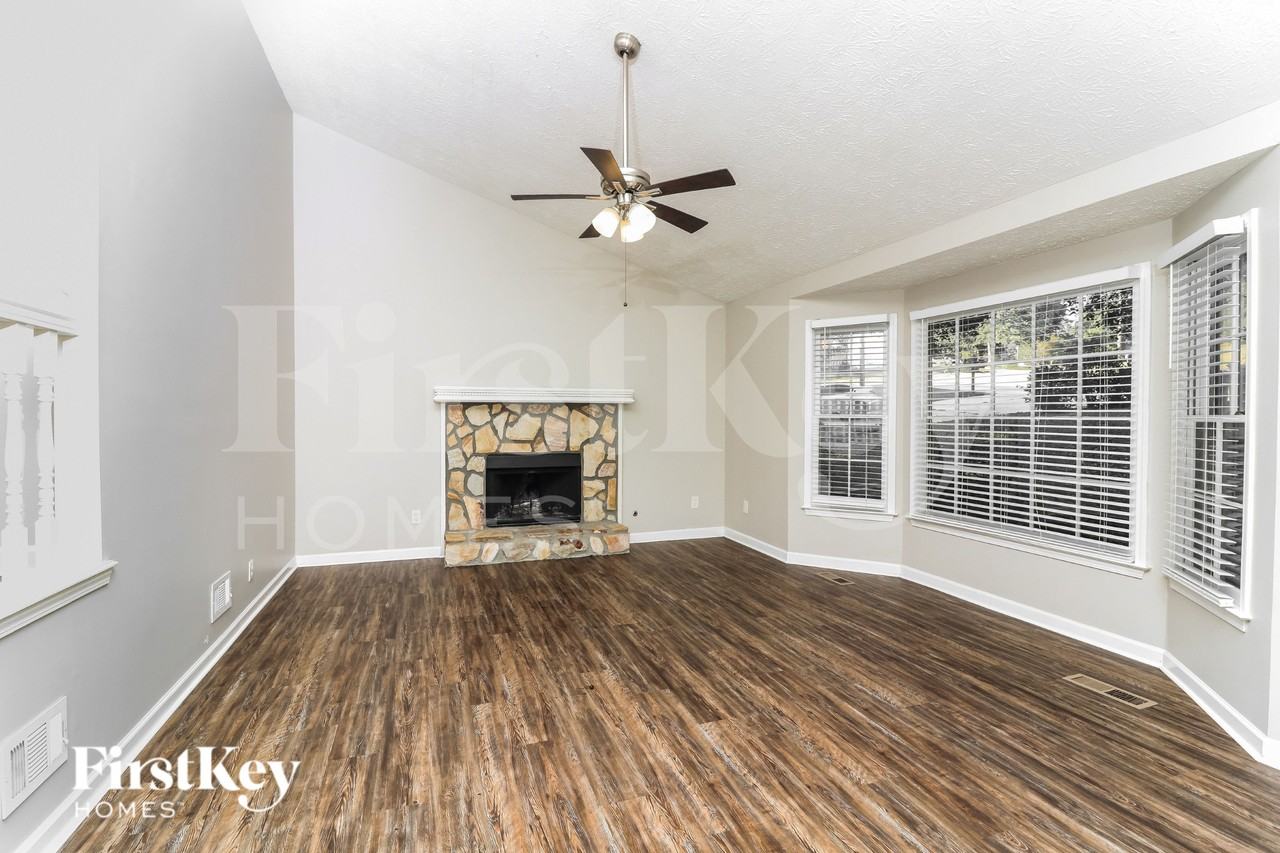 256 Applejack Dr - Photo 6 of 16