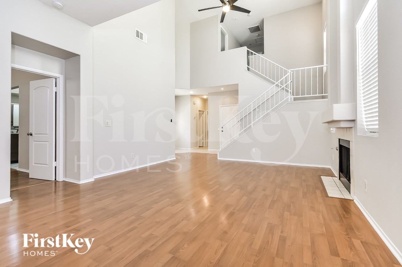 2412 Silver Shadow Dr - Photo 3 of 15