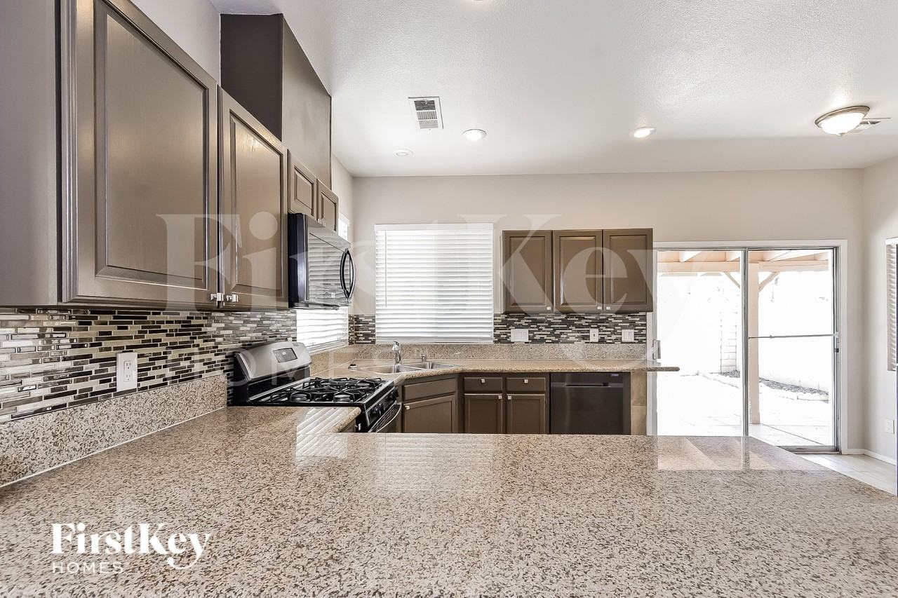 2412 Silver Shadow Dr - Photo 5 of 15