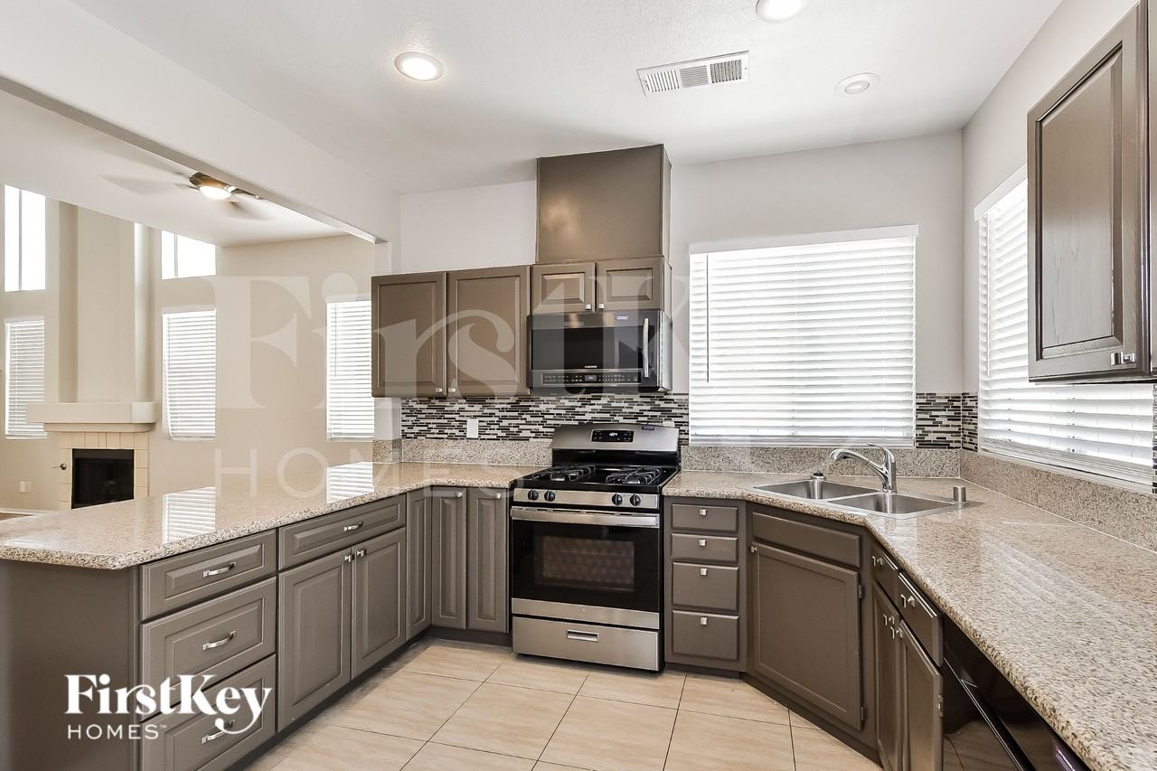 2412 Silver Shadow Dr - Photo 6 of 15